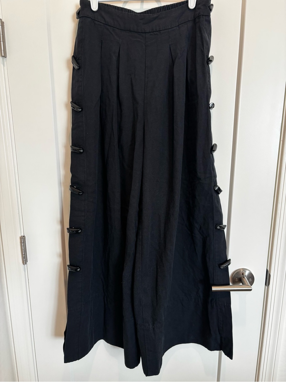 Farm Rio Pleated Wide-Leg Button Black Pants - Size Small - CURRENT ON WEBSITE - Picture 2 of 4
